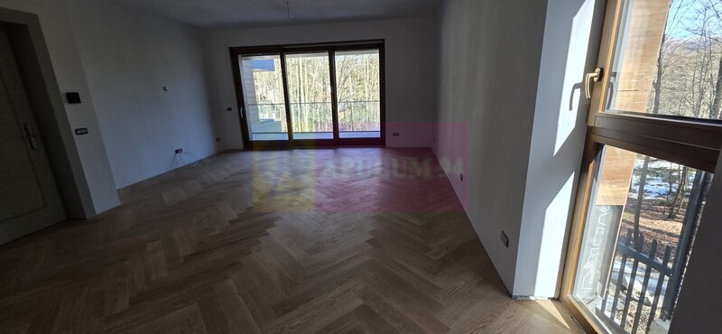 Apartament 2 camere de vanzare la Sinaia - Lux